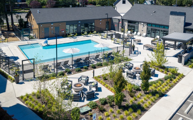 pool with seating